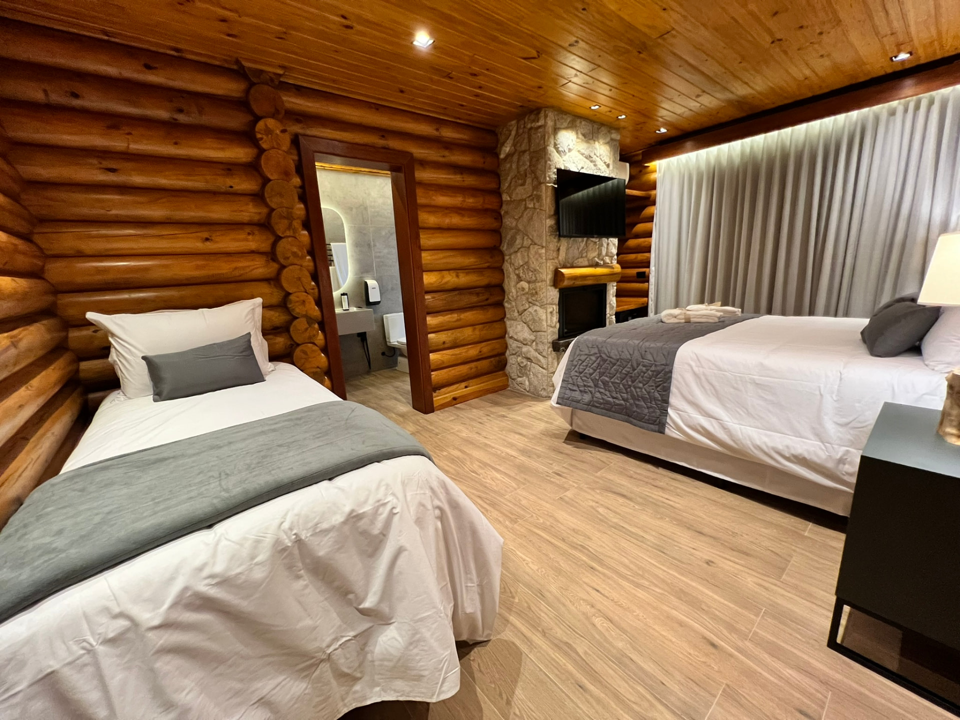 Suíte Master Superior LogHome da Pousada Maple em Monte Verde MG — foto 3